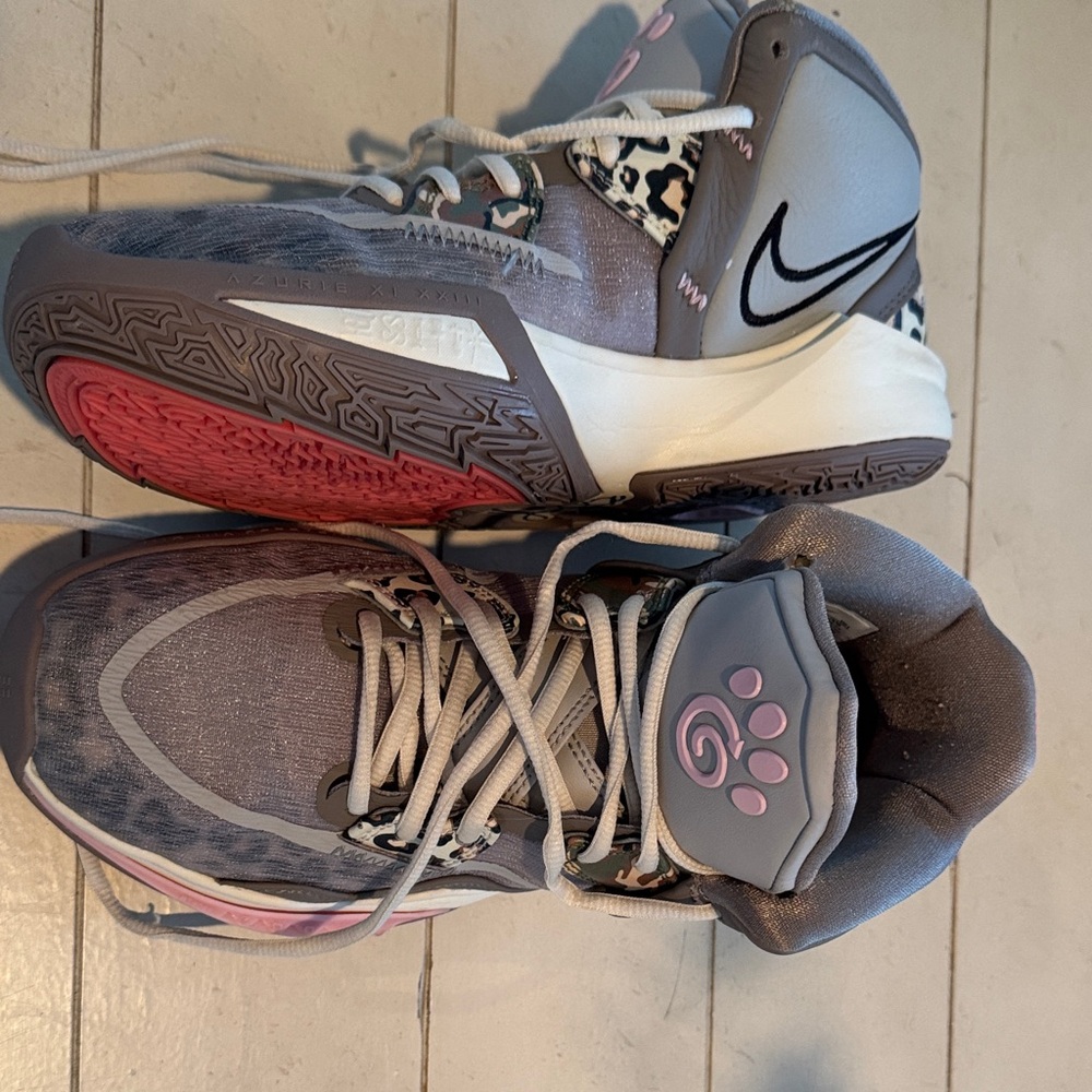 Nike Women’s Kyrie leopard/camo Basketball Sneakers size 7.5 like new